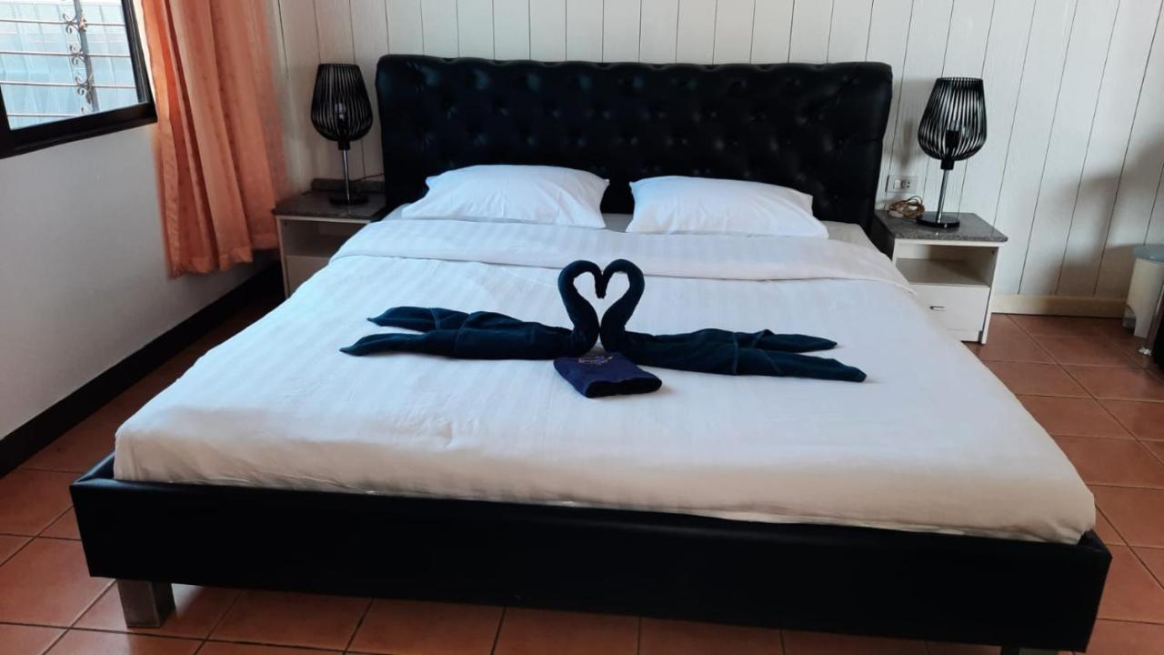 Swiss Food Restaurant And Room For Rent Pattaya Eksteriør bilde