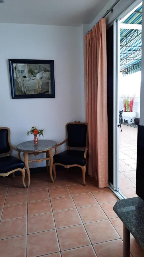Swiss Food Restaurant And Room For Rent Pattaya Eksteriør bilde