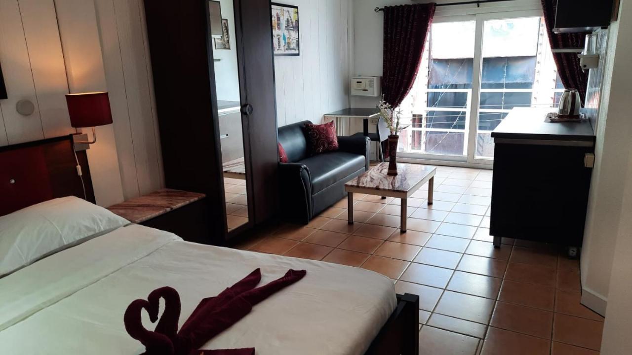 Swiss Food Restaurant And Room For Rent Pattaya Eksteriør bilde