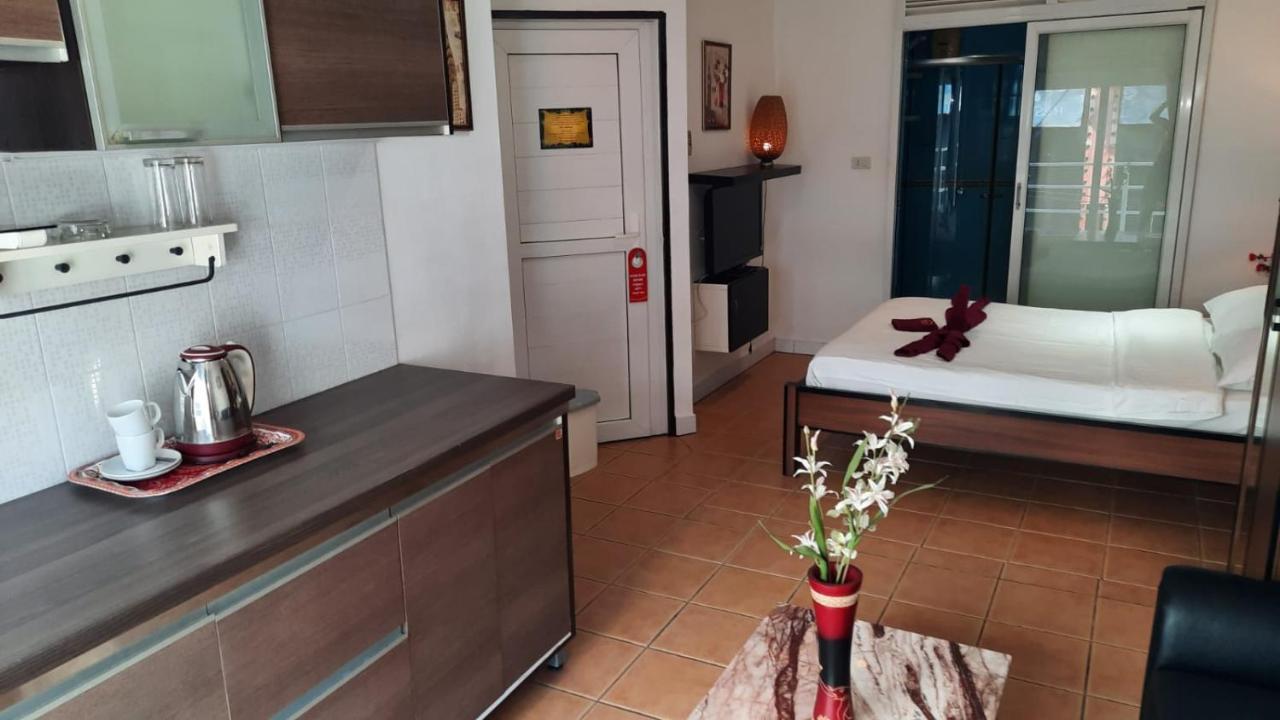 Swiss Food Restaurant And Room For Rent Pattaya Eksteriør bilde