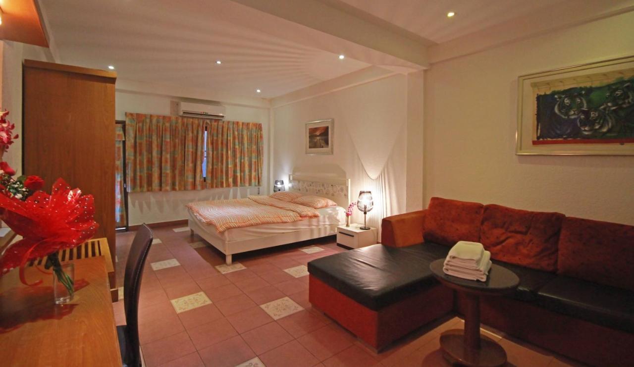 Swiss Food Restaurant And Room For Rent Pattaya Eksteriør bilde