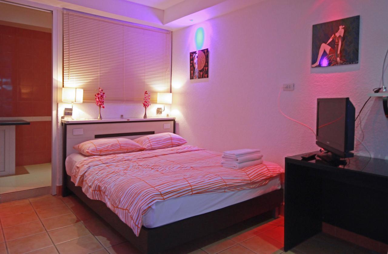 Swiss Food Restaurant And Room For Rent Pattaya Eksteriør bilde